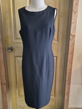 Kasper Black Rounded Neckline Sleeveless Sheath Dress Size 12 Back Zipper Lined